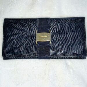 Salvatore Ferragamo Vara Black Leather Long Bifold Wallet/1A5349